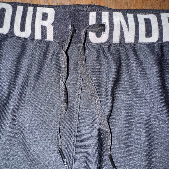 womens Under Armour shorts - Picture 3 of 8